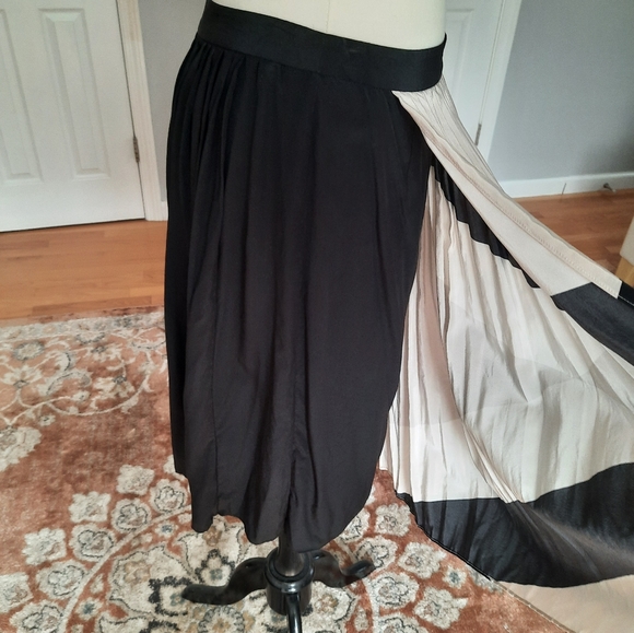 Tibi midi silk skirt. - Picture 5 of 9
